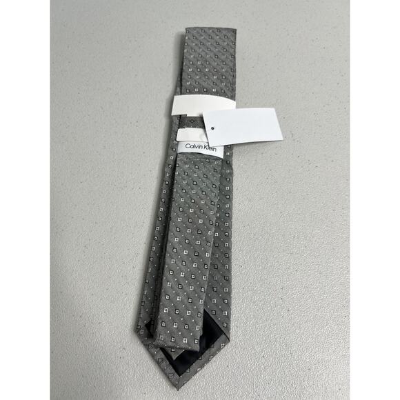 Calvin Klein Gray, Black Geometric Pattern Silk Blend Slim Designer Tie NWT - Picture 4 of 7